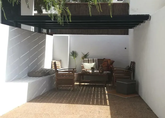 Sorondongo & Garden Willa *