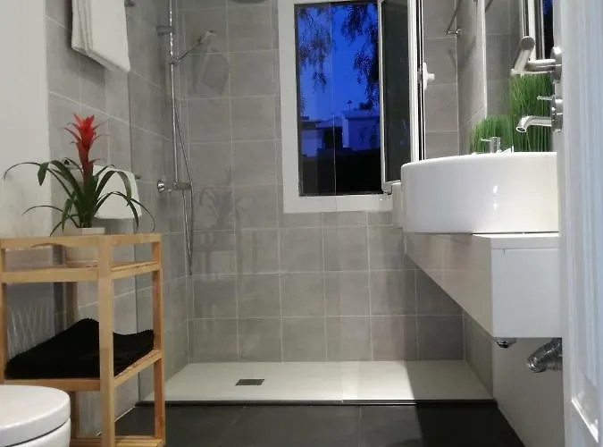 Sorondongo & Garden Villa *